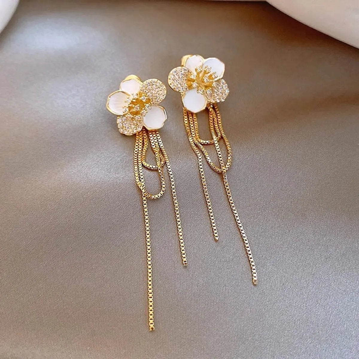 1 Pair IG Style Sweet Flower Chain Inlay Alloy Rhinestones Drop Earrings