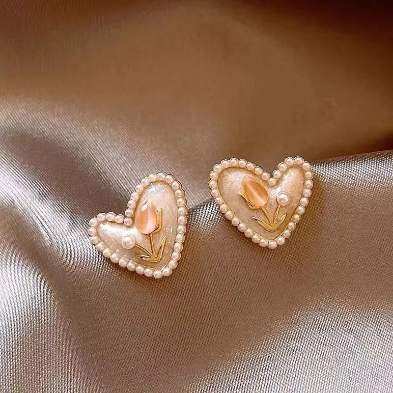 1 Pair IG Style Sweet Heart Shape Flower Inlay Alloy Pearl Silver Plated Ear Studs