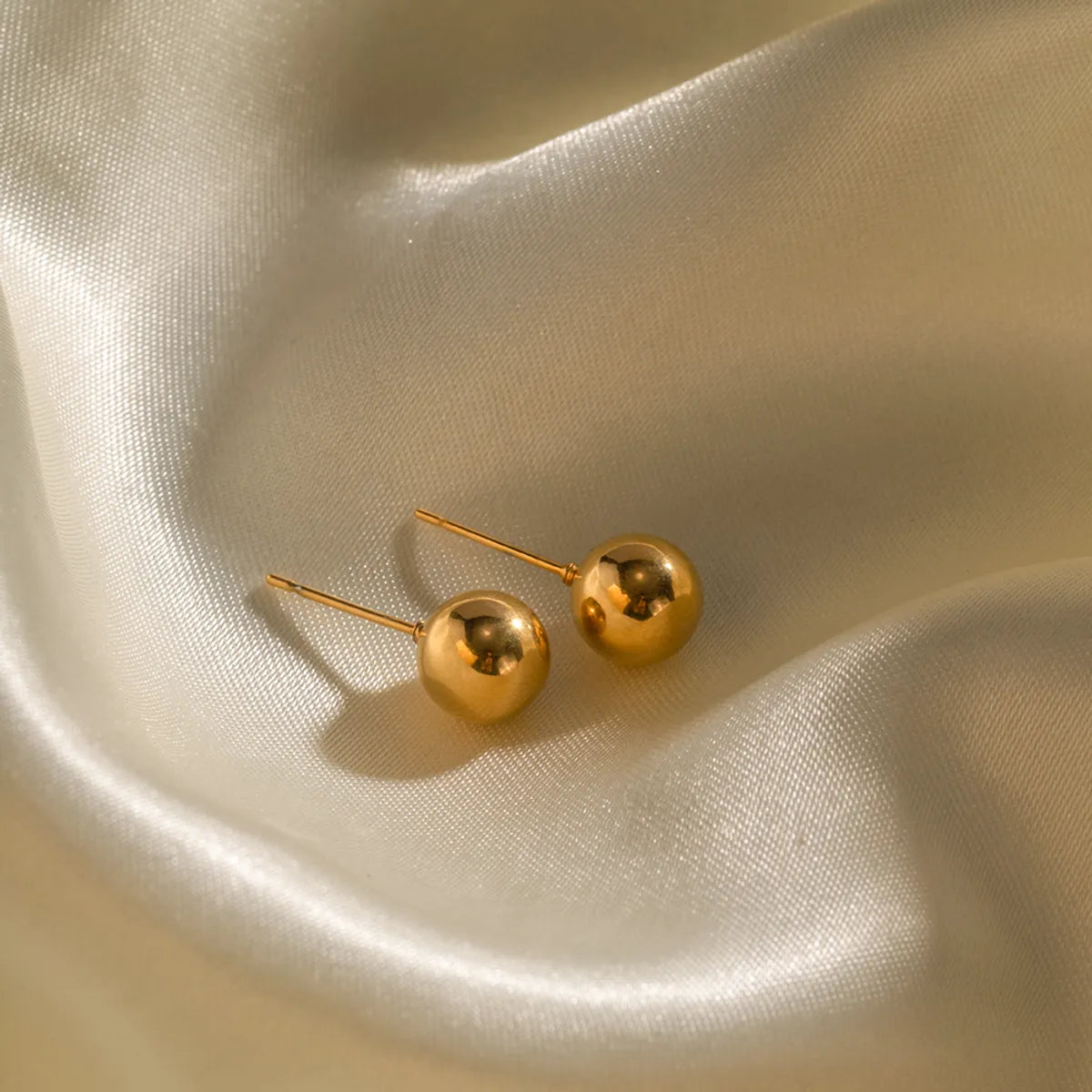 1 Pair Ins Style Simple Style Ball Plating Stainless Steel 18k Gold Plated Ear Studs