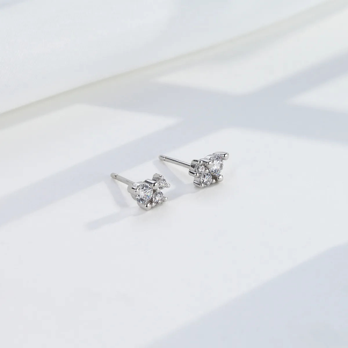 1 Pair Ins Style Simple Style Round Sterling Silver Plating Inlay Zircon White Gold Plated Gold Plated Ear Studs