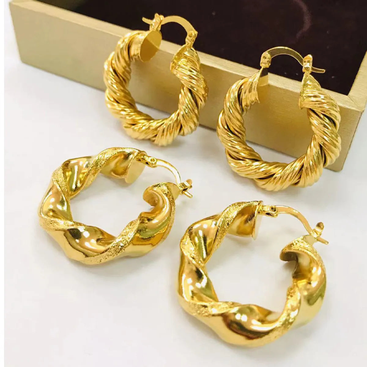 1 Pair Ins Style Twist Copper Plating 18k Gold Plated Earrings