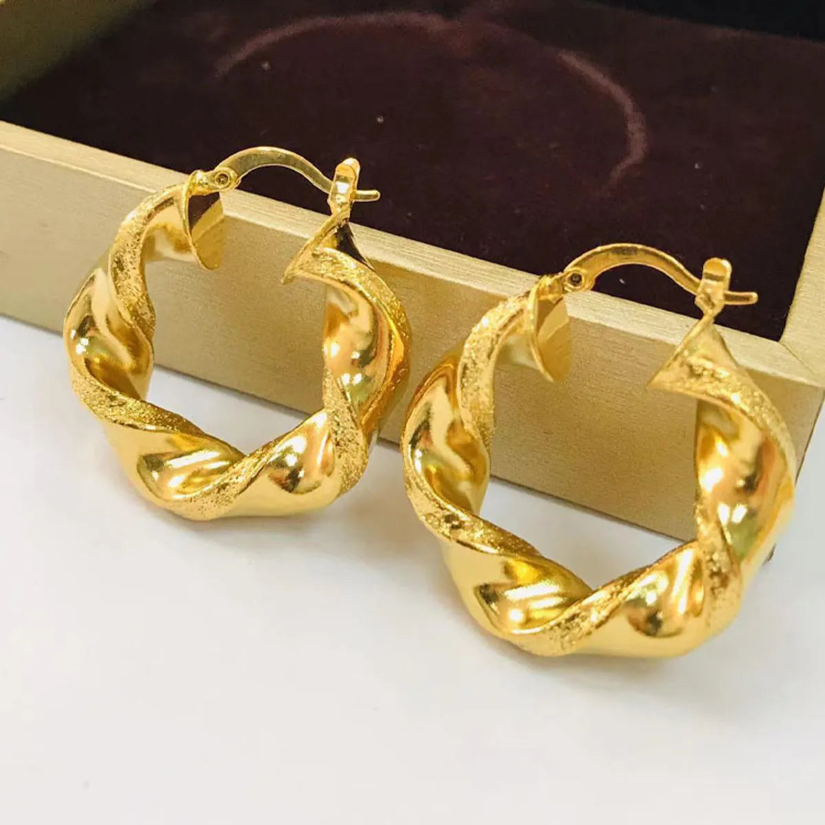 1 Pair Ins Style Twist Copper Plating 18k Gold Plated Earrings