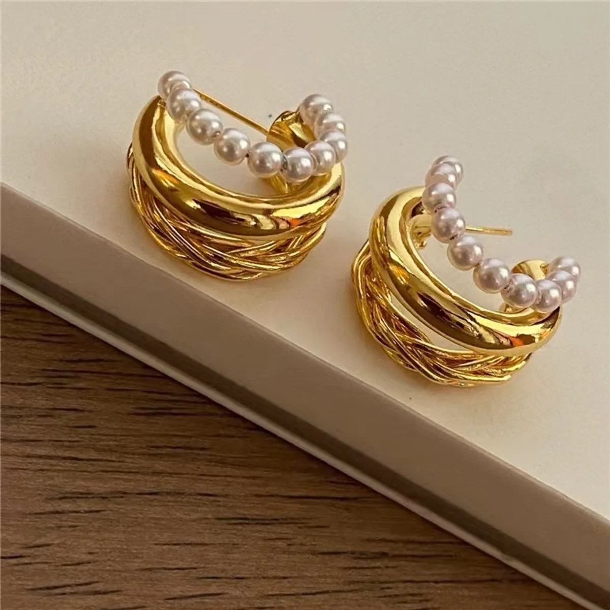 1 Pair Lady C Shape Plating Inlay Copper Artificial Pearls Ear Studs