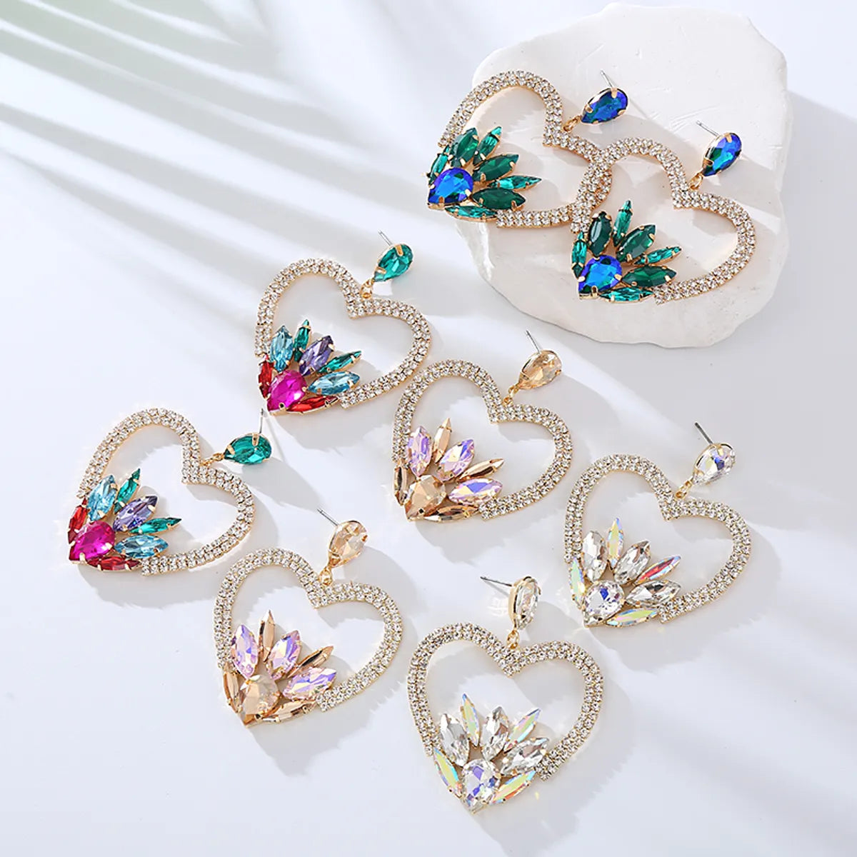 1 Pair Lady Classic Style Heart Shape Inlay Alloy Rhinestones Drop Earrings