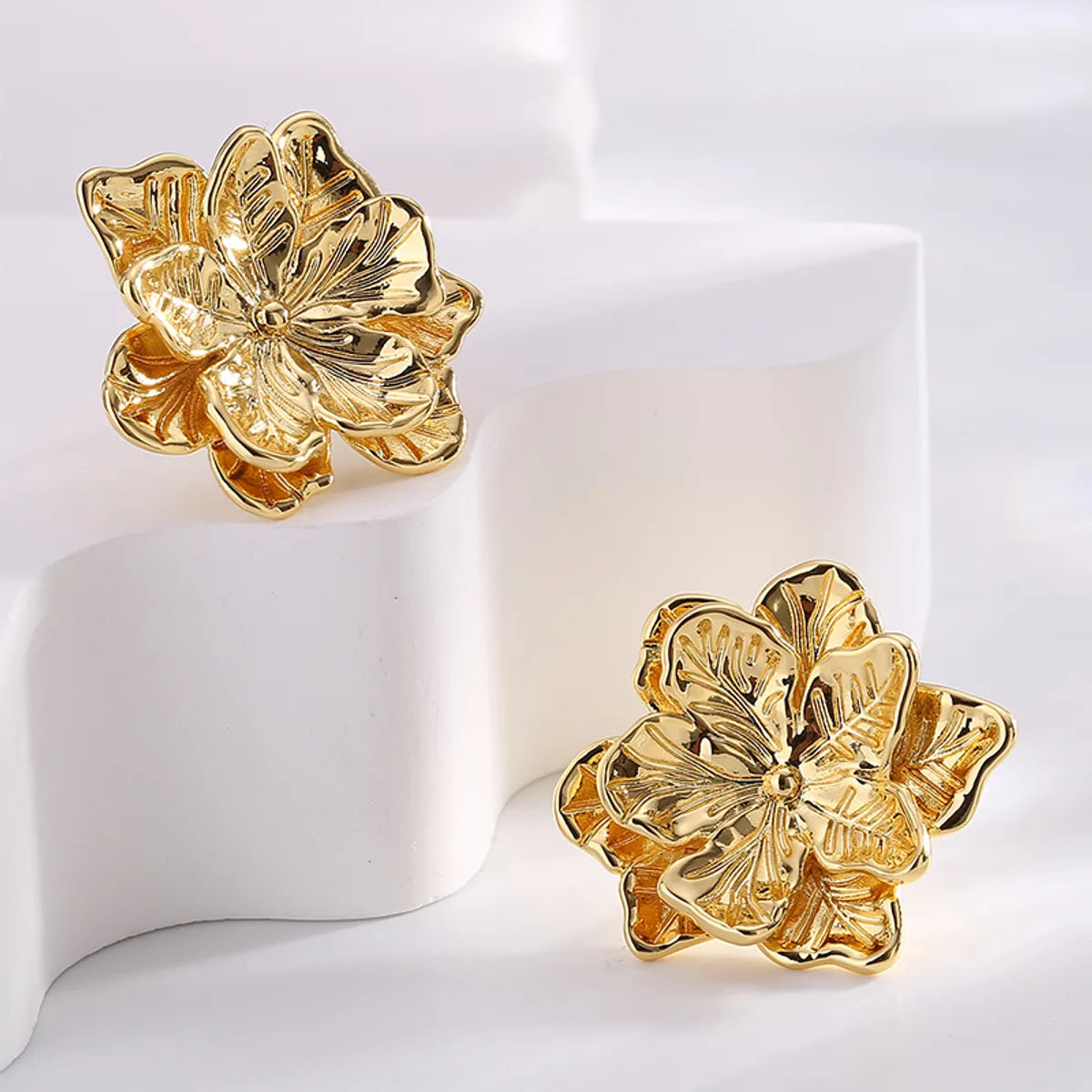 1 Pair Lady Flower Plating Copper 18k Gold Plated Ear Studs