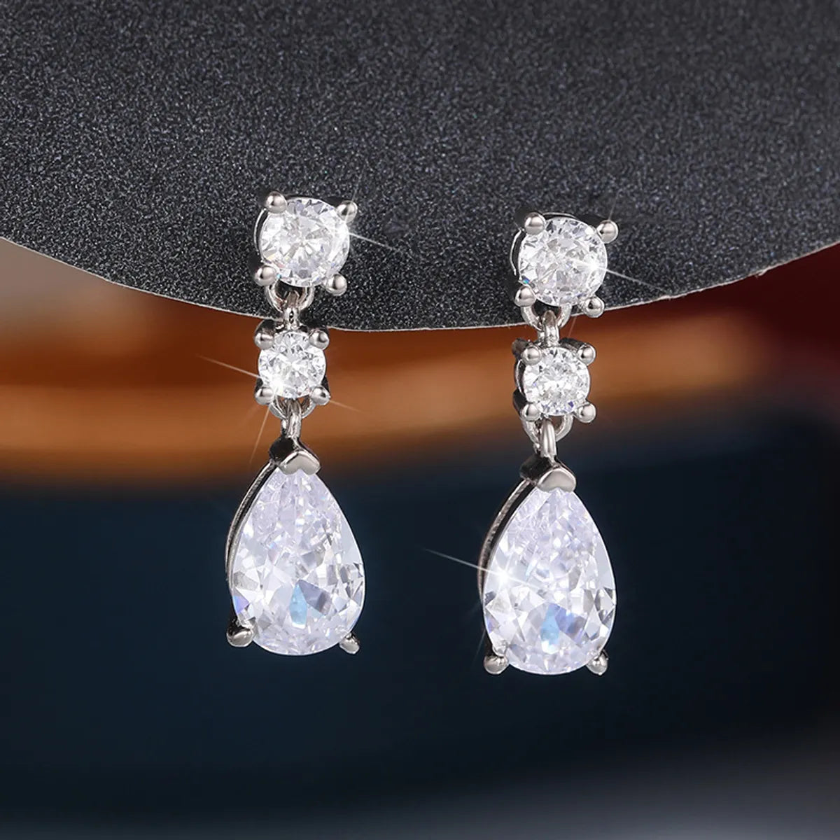 1 Pair Lady Geometric Copper Inlay Zircon Drop Earrings