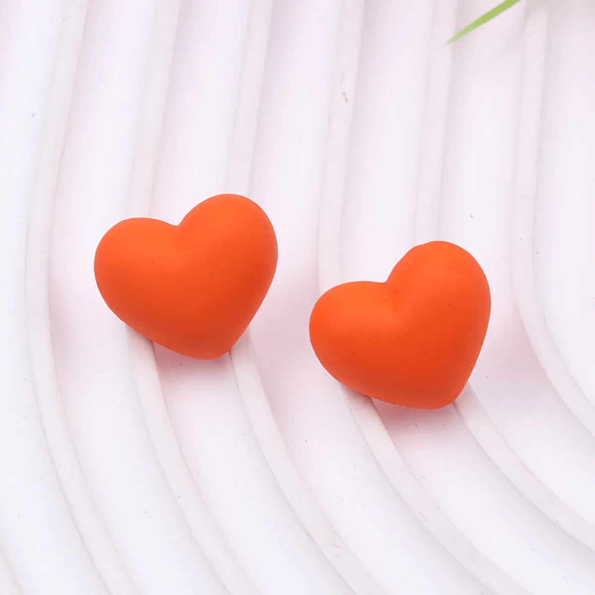 1 Pair Lady Heart Shape Arylic Ear Studs