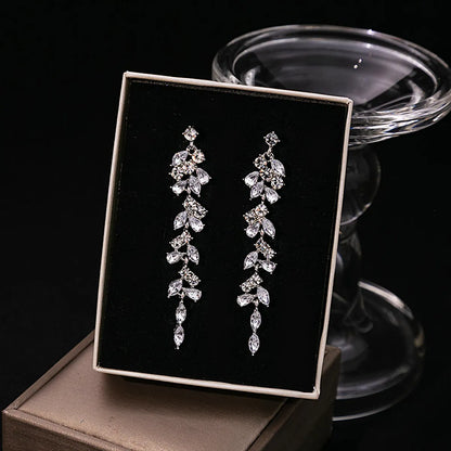 1 Pair Lady Leaf Asymmetrical Inlay Alloy Rhinestones Drop Earrings