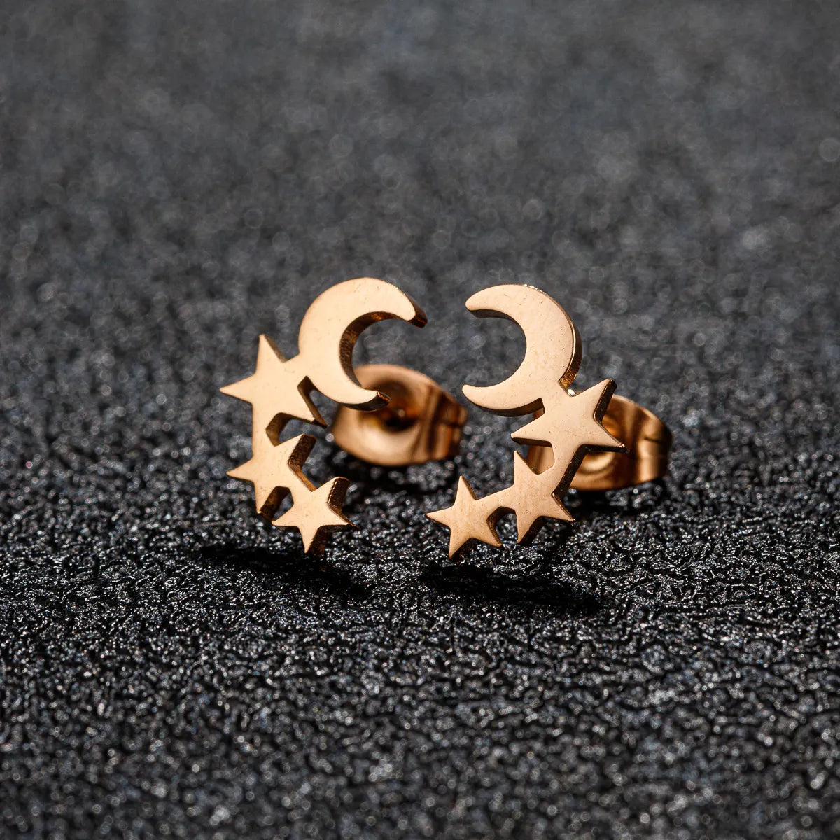 1 Pair Lady Modern Style Sweet Maple Leaf Solid Color Notes Polishing Plating 304 Stainless Steel 18K Gold Plated Ear Studs