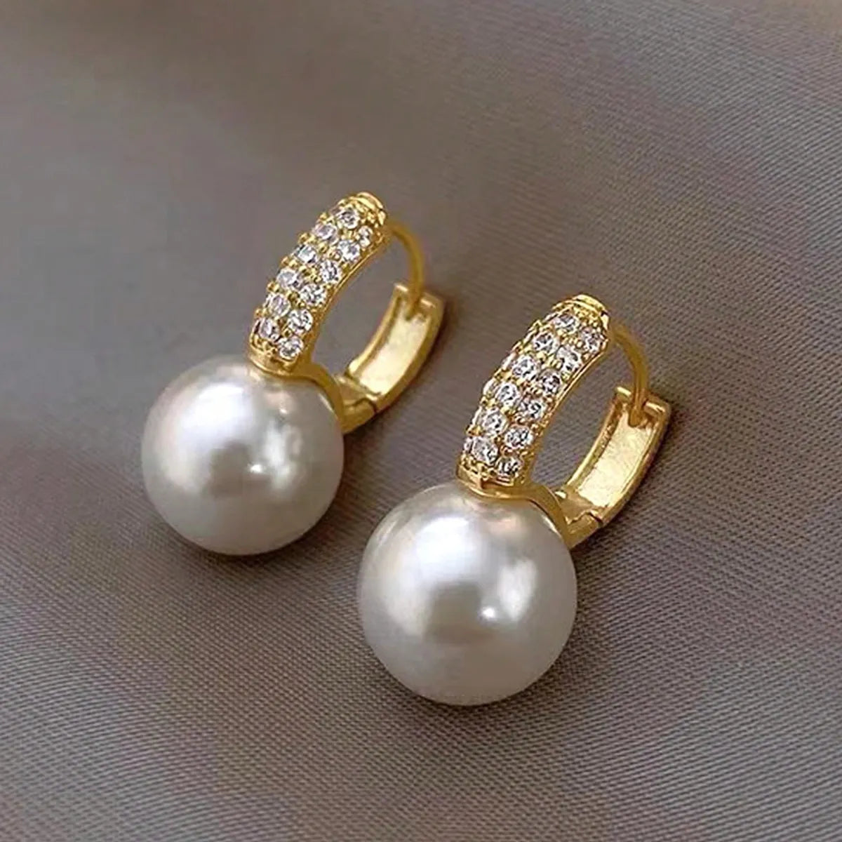 1 Pair Lady Sweet Simple Style Round Inlay Copper Alloy Artificial Pearls Zircon Ear Clip