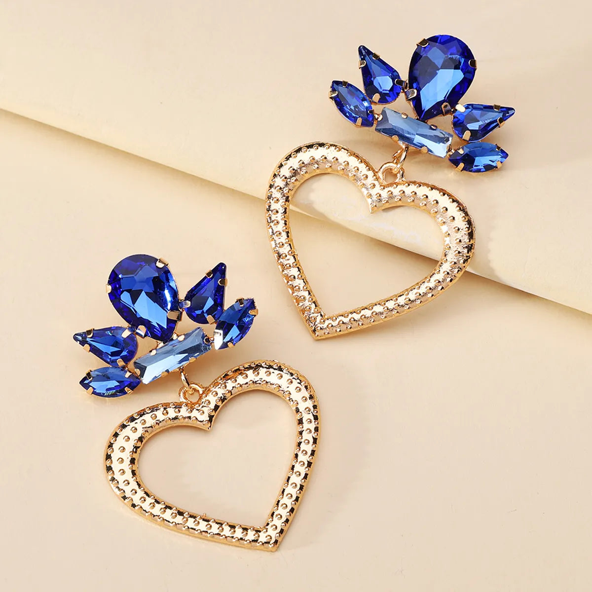 1 Pair Luxurious Heart Shape Inlay Zinc Alloy Rhinestones Dangling Earrings