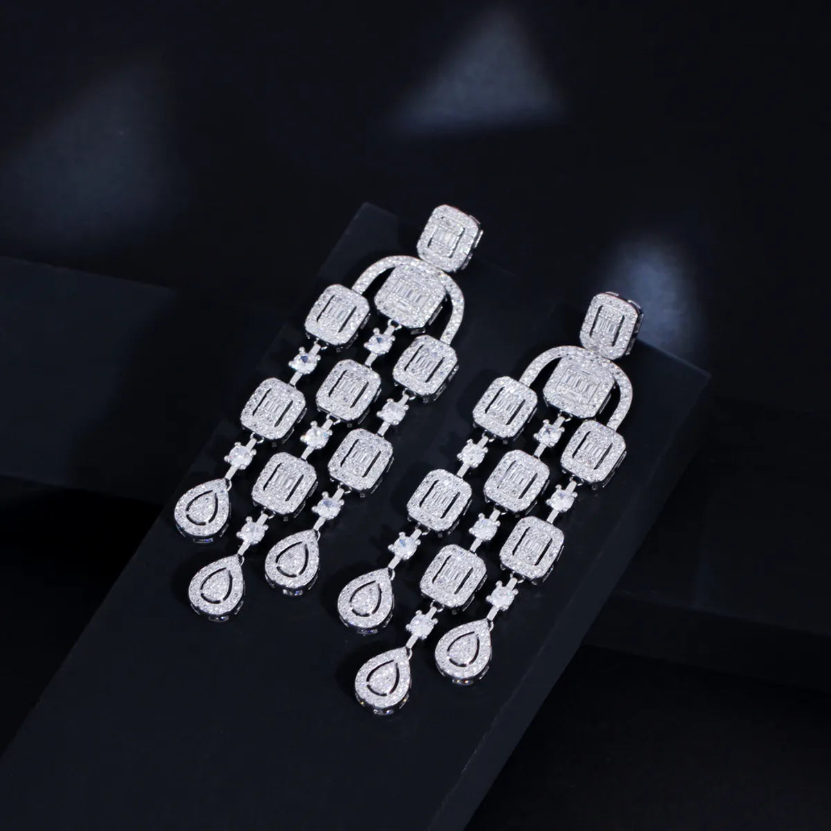 1 Pair Luxurious Shiny Round Square Water Droplets Tassel Plating Inlay Copper Zircon Rhodium Plated Silver Plated Drop Earrings