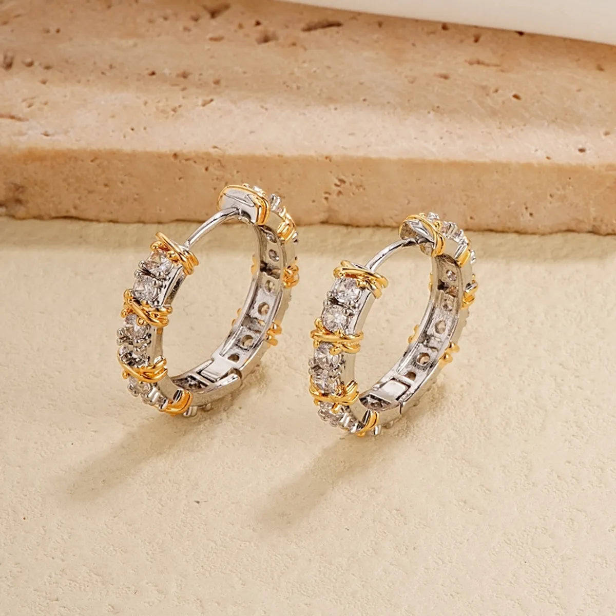 1 Pair Luxurious Simple Style Color Block Inlay Copper Zircon Earrings