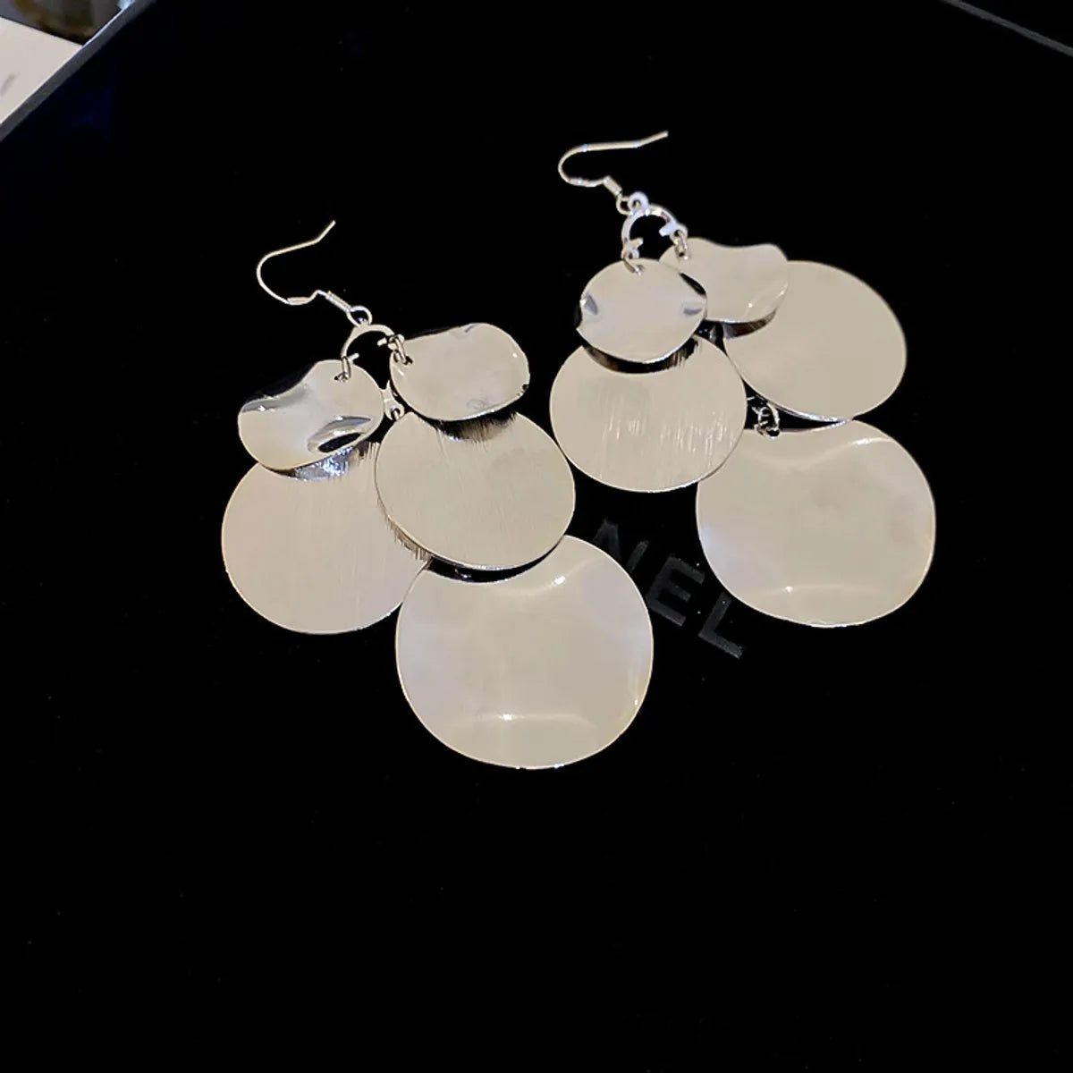 1 Pair Luxurious Simple Style Sequins Sequins Alloy Drop Earrings