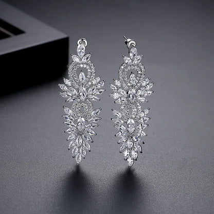 1 Pair Luxurious Wedding Bridal Geometric Inlay Brass Artificial Gemstones Zircon Drop Earrings