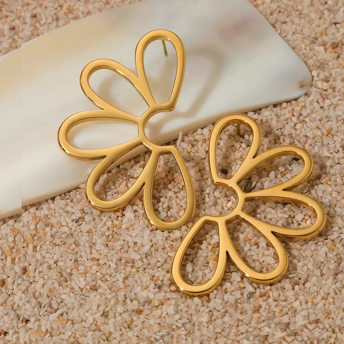 1 Pair Modern Style Artistic Flower Hollow Out 316 Stainless Steel  16K Gold Plated White Gold Plated Gold Plated Ear Studs