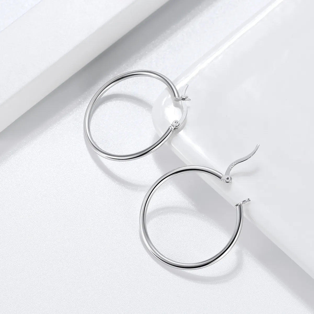 1 Pair Modern Style Classic Style Circle Plating Sterling Silver White Gold Plated Rhodium Plated Silver Plated Hoop Earrings