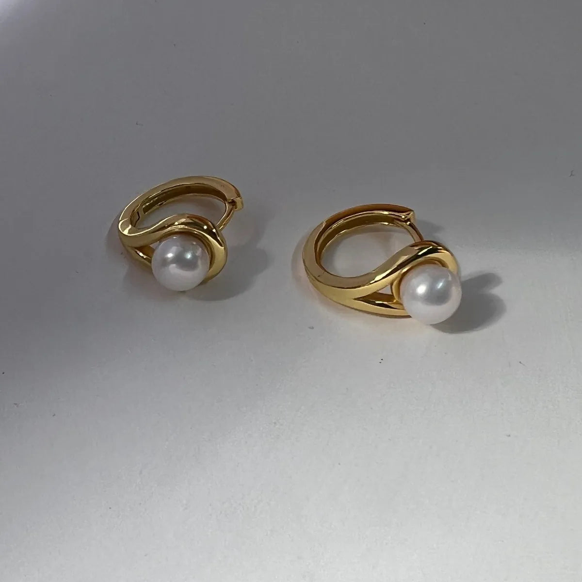 1 Pair Modern Style Round Plating Inlay Sterling Silver Artificial Pearls 18k Gold Plated Earrings