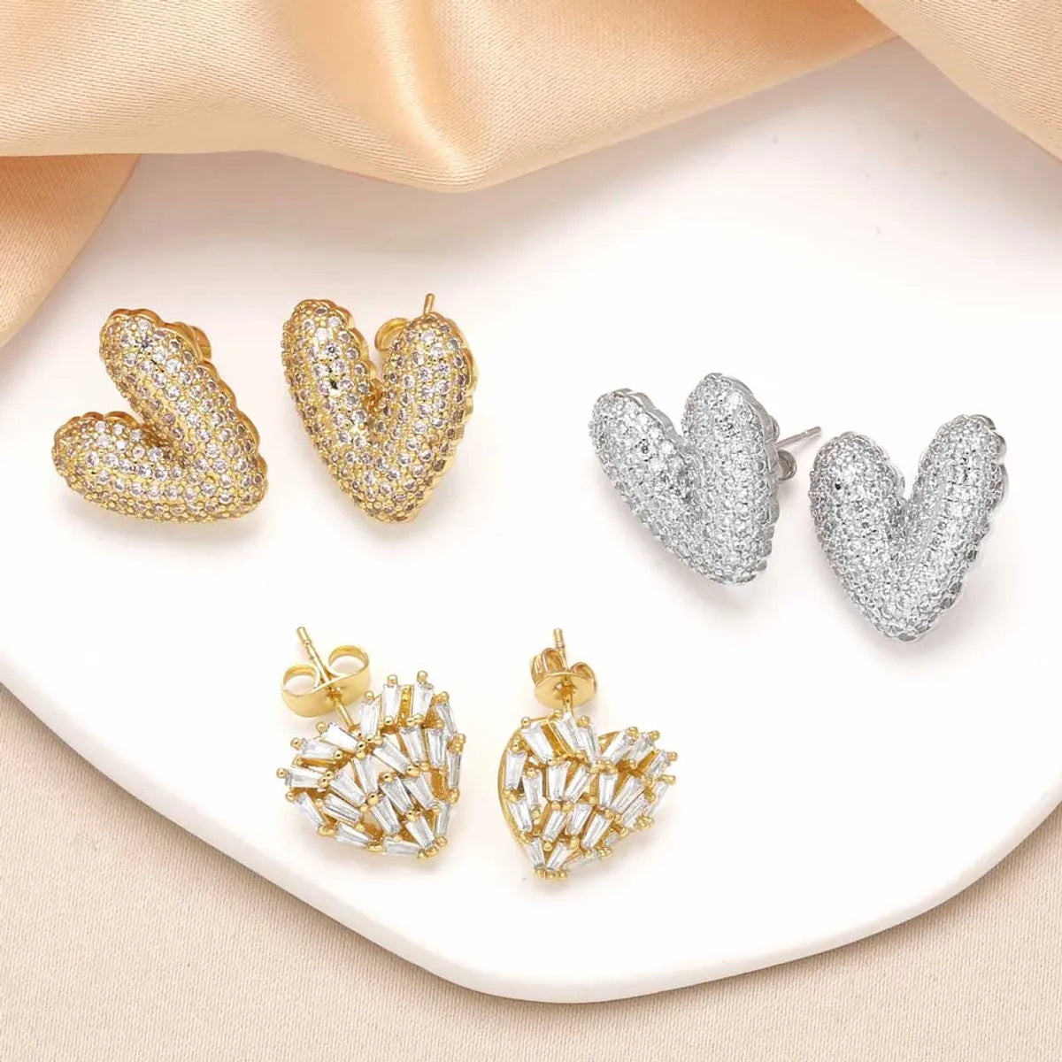 1 Pair Modern Style Simple Style Heart Shape Plating Inlay Copper Zircon 18K Gold Plated Ear Studs