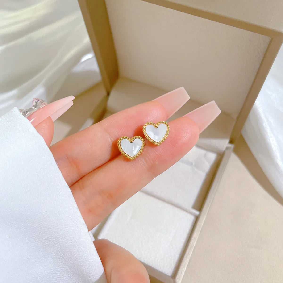 1 Pair Modern Style Simple Style Heart Shape Titanium Steel Ear Studs