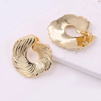 1 Pair Modern Style Simple Style Solid Color Hollow Out Copper Copper 18K Gold Plated Ear Studs