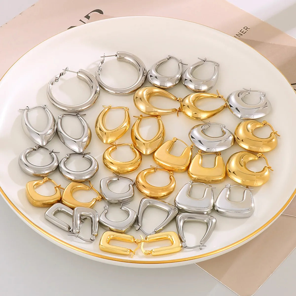 1 Pair Modern Style Simple Style Solid Color Plating Stainless Steel 18k Gold Plated Earrings