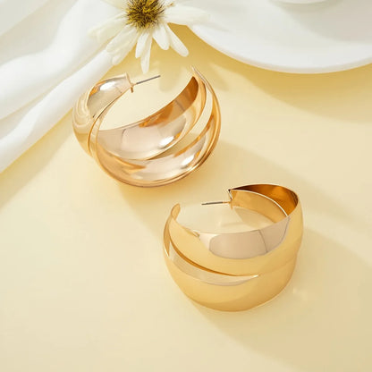 1 Pair Modern Style Sweet Classic Style C Shape Geometric Solid Color Alloy Gold Plated Hoop Earrings