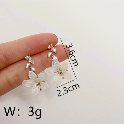 1 Pair Modern Style Sweet Flower Plating Inlay Alloy Rhinestones 14K Gold Plated Drop Earrings