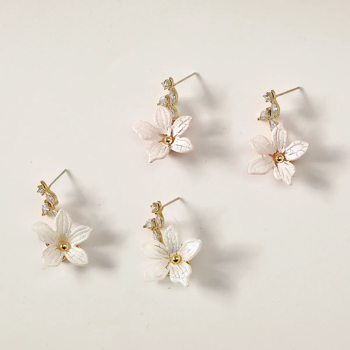 1 Pair Modern Style Sweet Flower Plating Inlay Alloy Rhinestones 14K Gold Plated Drop Earrings