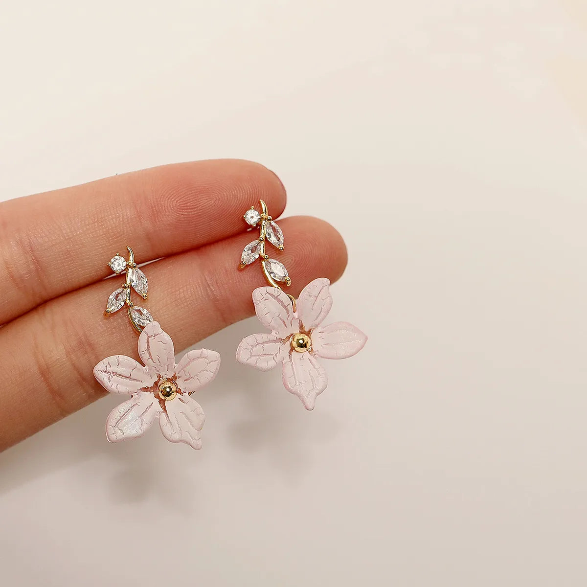 1 Pair Modern Style Sweet Flower Plating Inlay Alloy Rhinestones 14K Gold Plated Drop Earrings