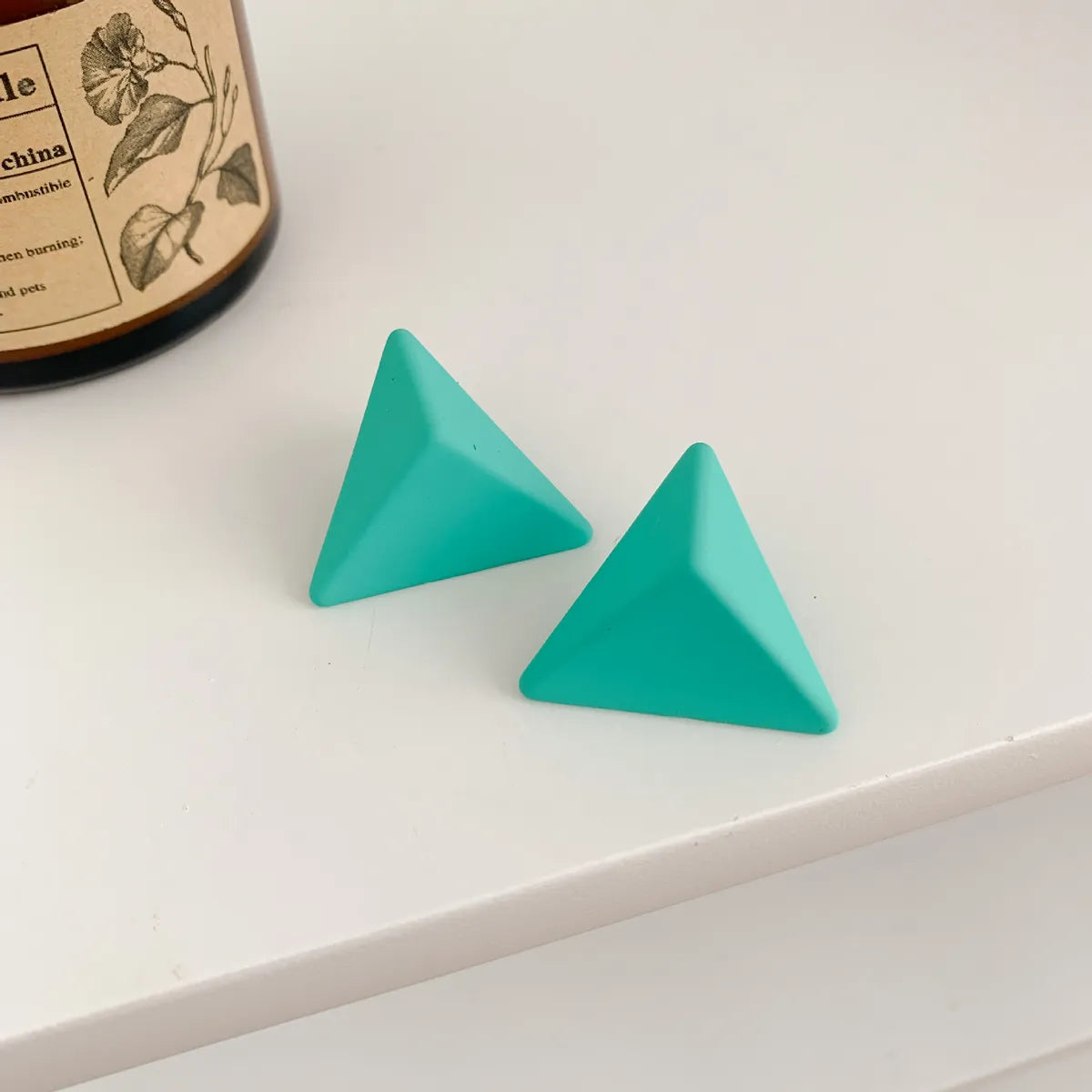 1 Pair Modern Style Sweet Triangle Arylic Ear Studs