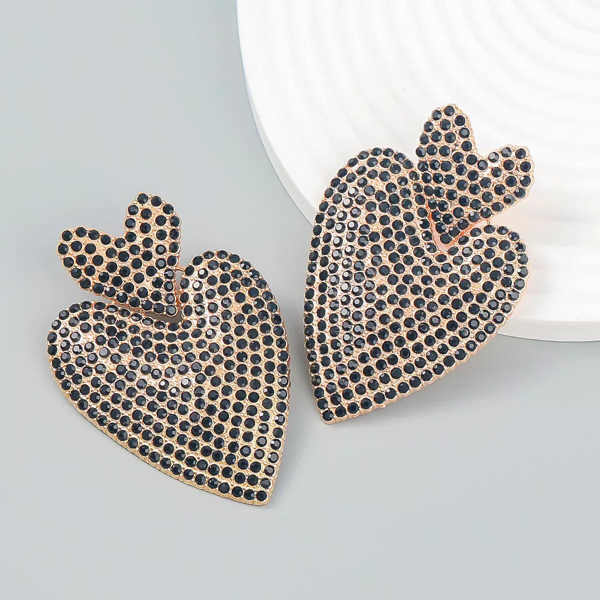 1 Pair Nordic Style Exaggerated Heart Shape Inlay Metal Rhinestones 18K Gold Plated Drop Earrings