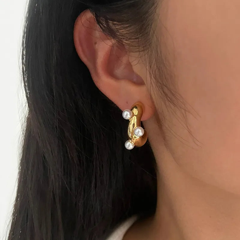 1 Pair Nordic Style Simple Style C Shape Inlay Copper Imitation Pearl 18K Gold Plated Ear Studs