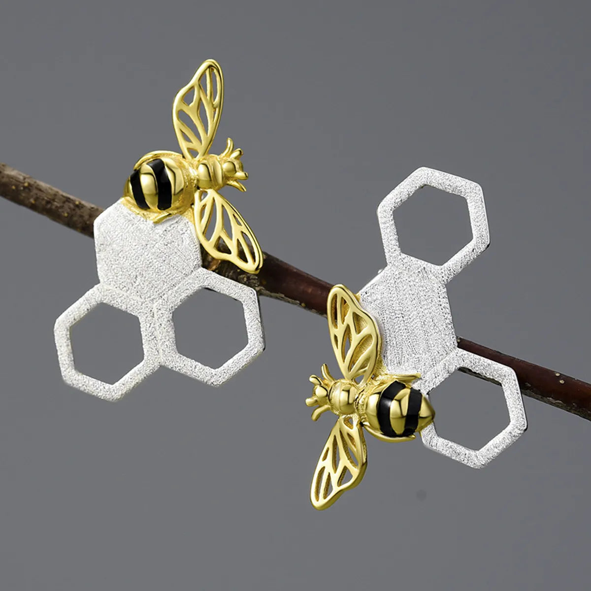 1 Pair Original Design Honeycomb Bee Plating Sterling Silver Ear Studs