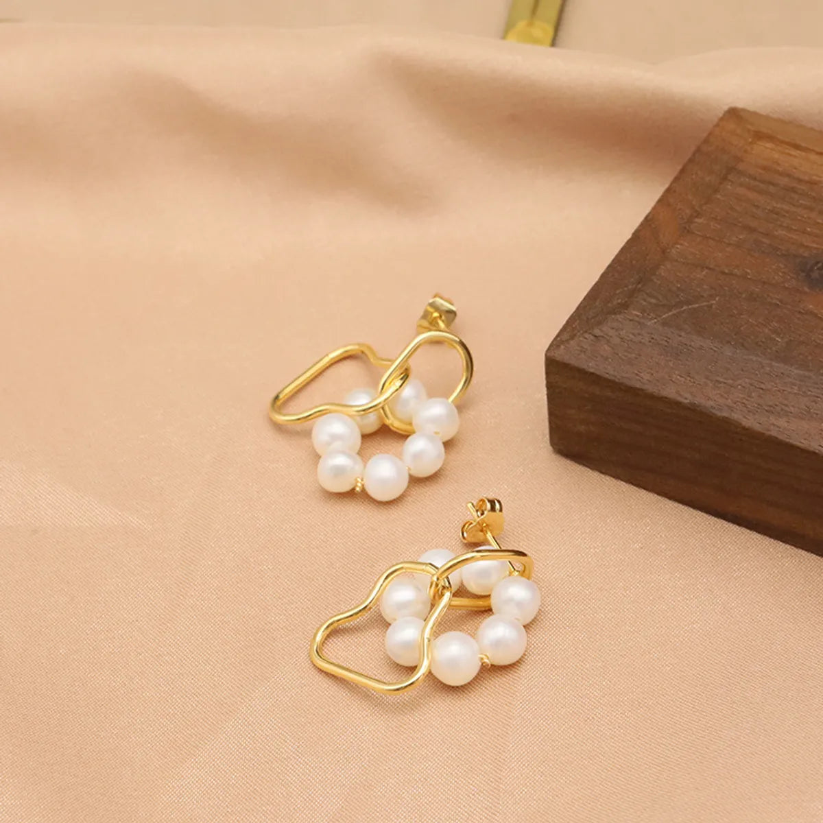 1 Pair Original Design Round Plating Freshwater Pearl Copper 18k Gold Plated Drop Earrings