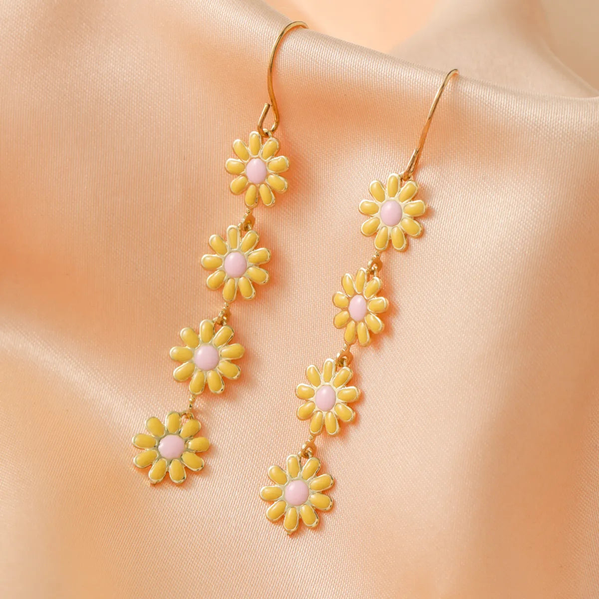 1 Pair Pastoral Daisy Copper Gold Plated Dangling Earrings