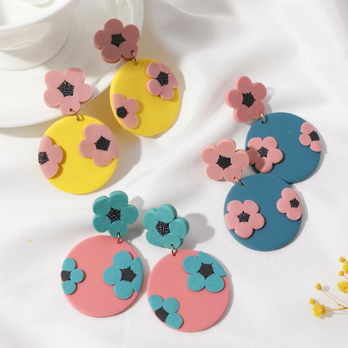 1 Pair Pastoral Flower Soft Clay Drop Earrings