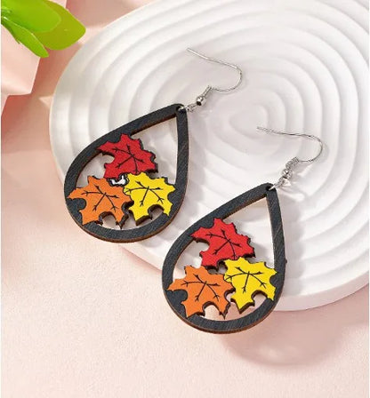 1 Pair Princess Handmade Pastoral Maple Leaf Water Droplets Hollow Out Wood Drop Earrings