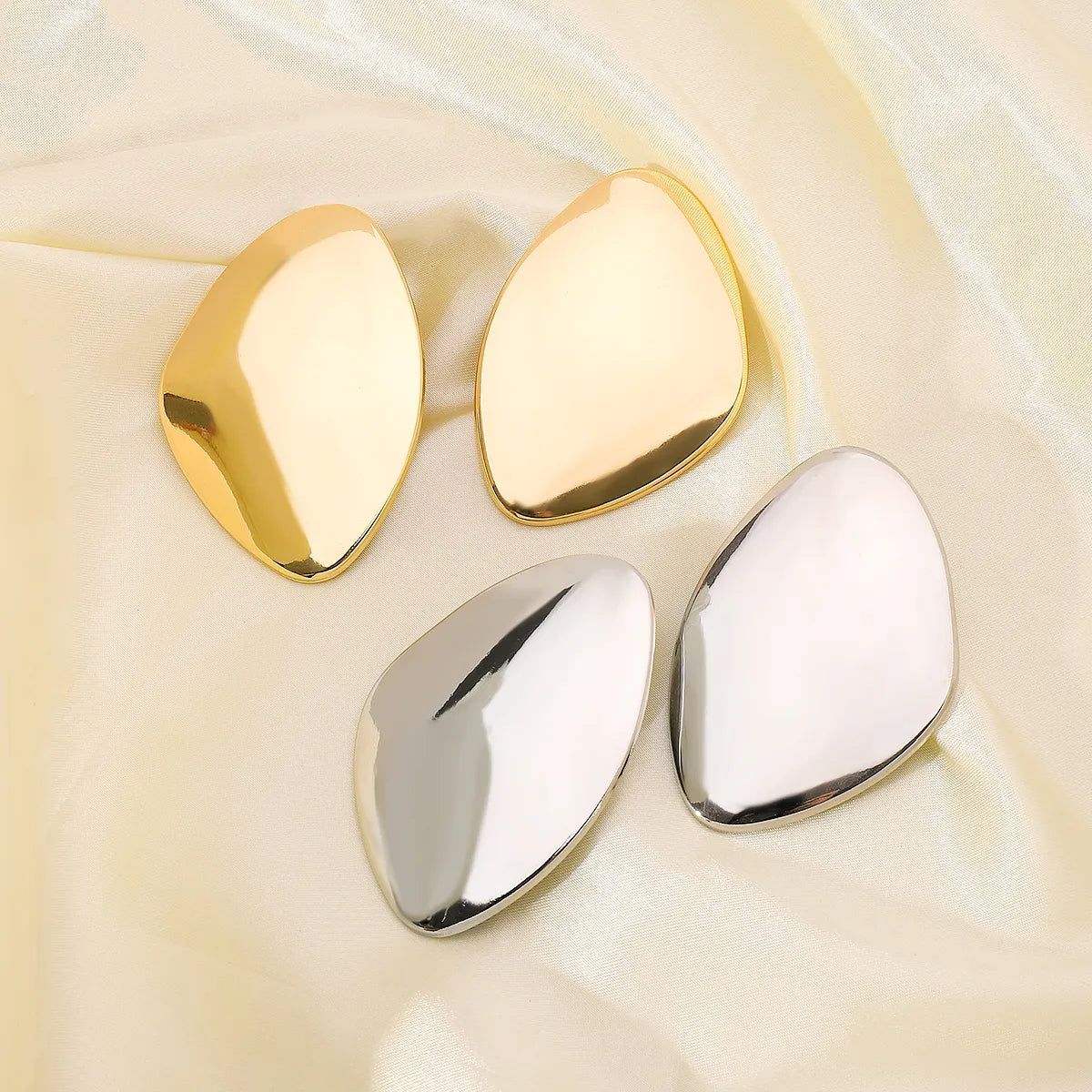 1 Pair Punk Modern Style Simple Style Geometric Solid Color Alloy Ear Studs