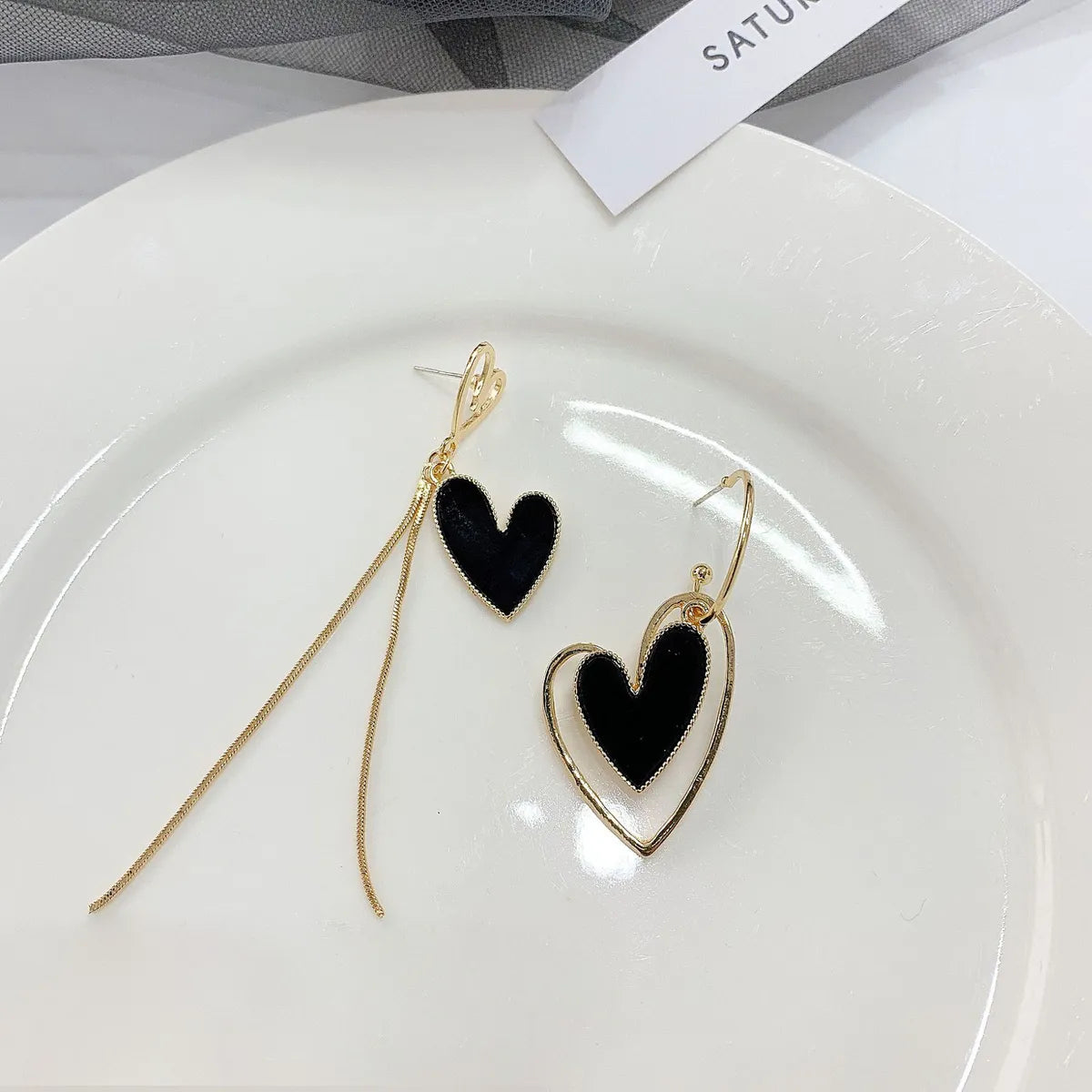 1 Pair Retro Asymmetrical Heart Shape Tassel Plating Inlay Copper Shell 18k Gold Plated Drop Earrings