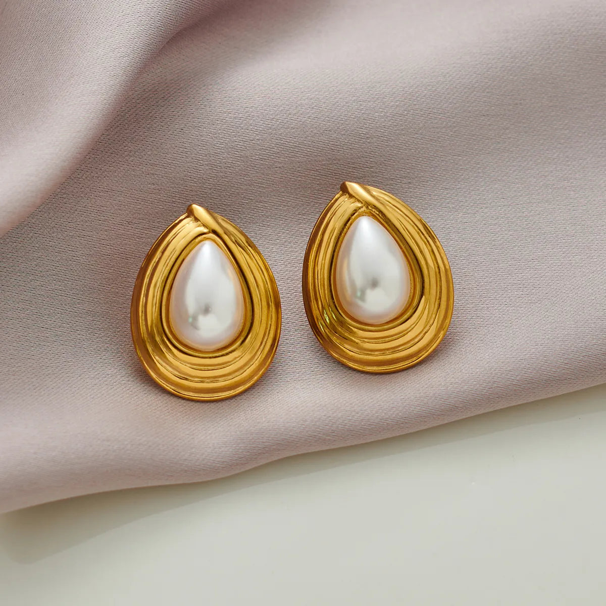 1 Pair Retro Baroque Style Classic Style Water Droplets Inlay 304 Stainless Steel Artificial Pearls Natural Stone 18K Gold Plated Ear Studs