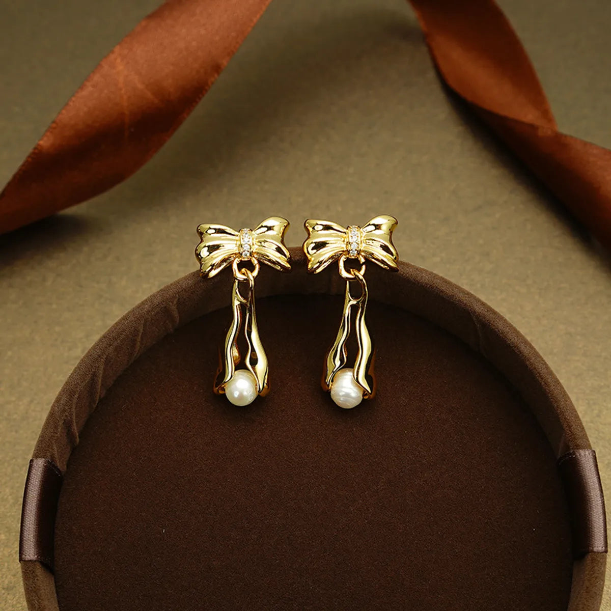 1 Pair Retro Bow Knot Inlay Copper Pearl Zircon 18K Gold Plated Drop Earrings