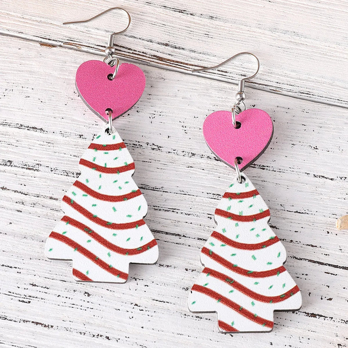 1 Pair Retro Christmas Tree Heart Shape Wood Drop Earrings