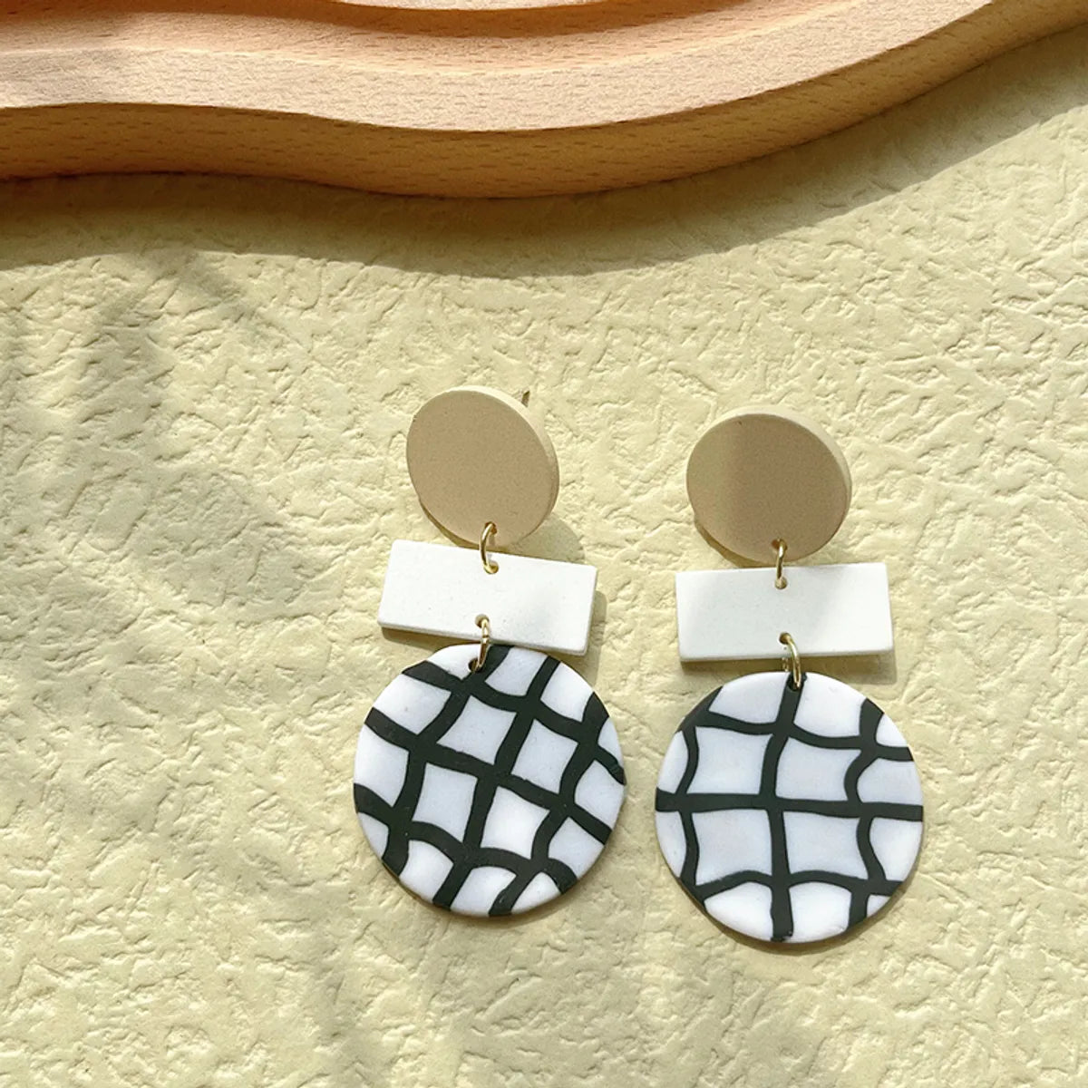 1 Pair Retro Classic Style Commute Round Dots Lattice Arylic Soft Clay Drop Earrings