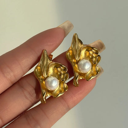 1 Pair Retro Classic Style Flower Plating Inlay 304 Stainless Steel Artificial Pearls 18K Gold Plated Ear Studs