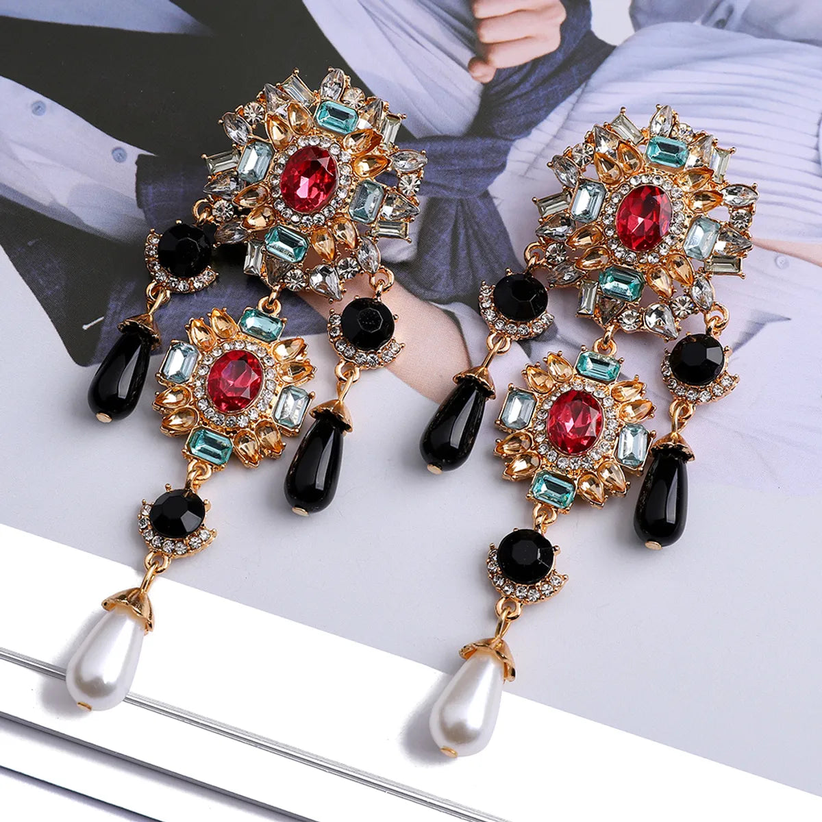 1 Pair Retro Classic Style Flower Plating Inlay Zinc Alloy Artificial Gemstones Drop Earrings