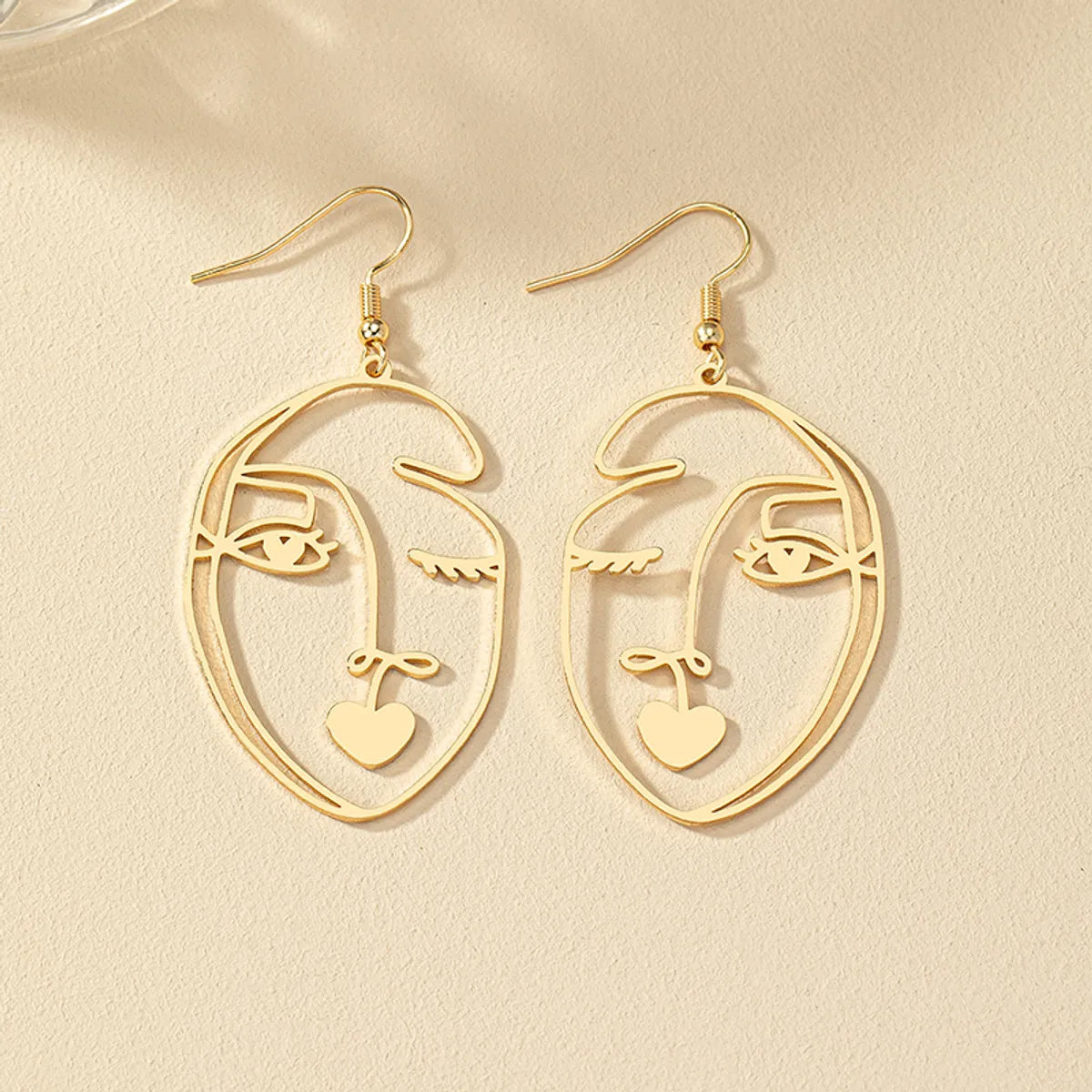 1 Pair Retro Commute Human Face Plating Alloy Gold Plated Drop Earrings