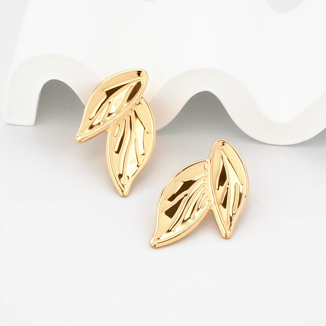 1 Pair Retro Commute Leaves Plating Iron Gold Plated Ear Studs