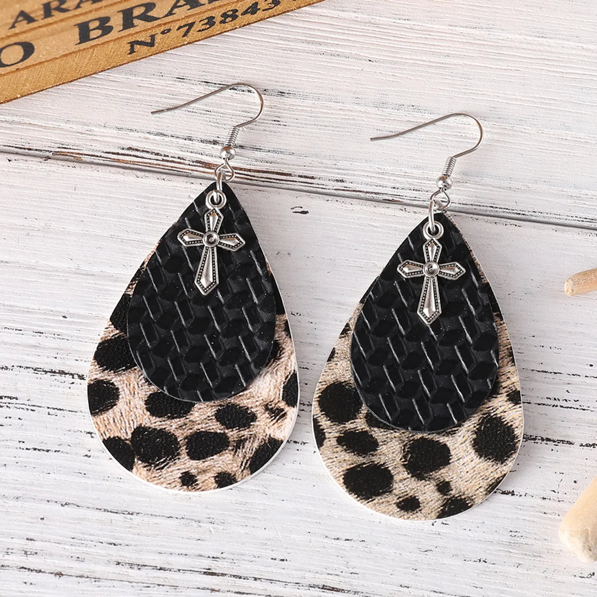 1 Pair Retro Cowboy Style Cross Water Droplets Leopard Layered Pu Leather Drop Earrings