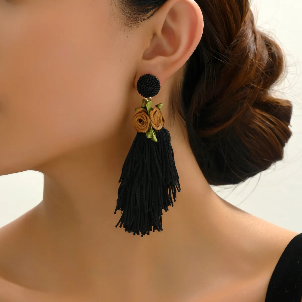 1 Pair Retro Ethnic Style Bohemian Flower Beaded Tassel Cotton Thread Drop Earrings